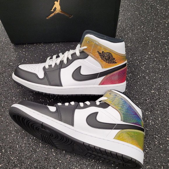 Air Jordan 1 Mid SE White Black Heat Reactive Men’ - Picture 6 of 9